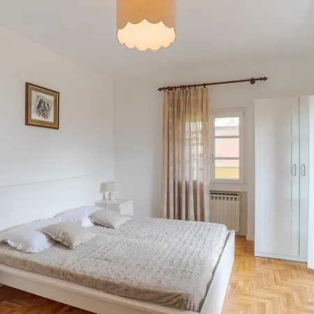 Casa Veligato 2 *