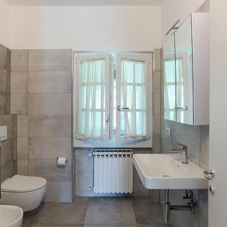 Casa Veligato 2 דירה *