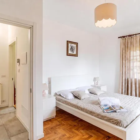 Casa Veligato 2 *