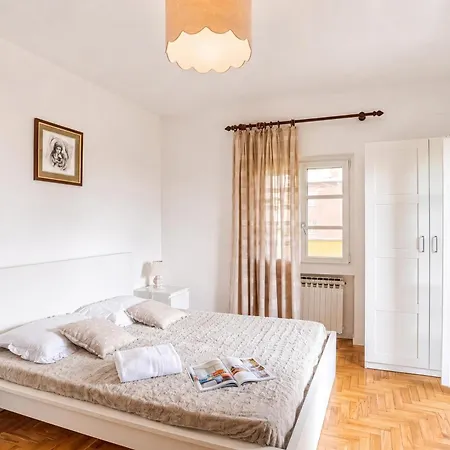 Casa Veligato 2 *